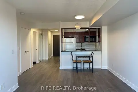 125 Village Green Square 2406