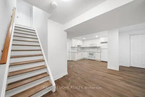 582 Carlyle Court Lower