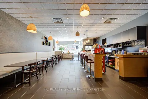 107 Brock Street S