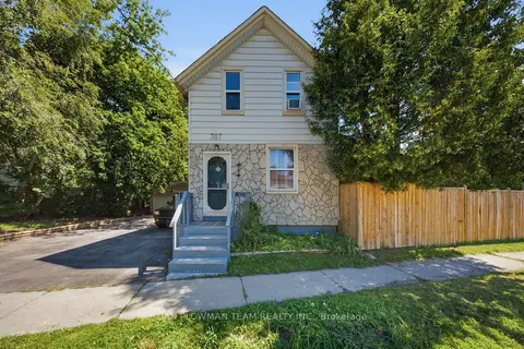 387 Albert Street