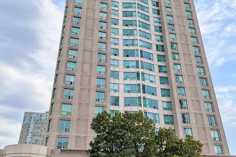 18 Lee Centre Drive 2110