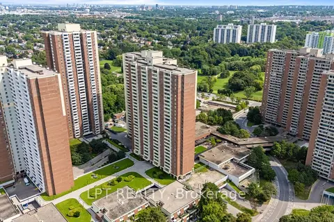 5 Massey Square 2811