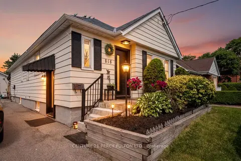 816 N SIMCOE Street N