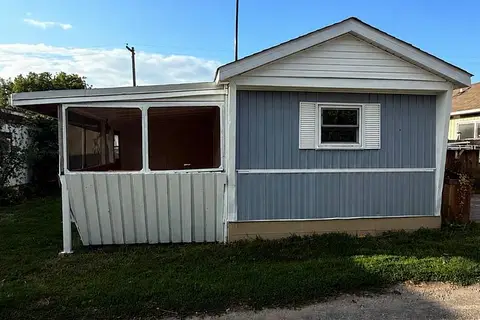1037 Arthur Street 4