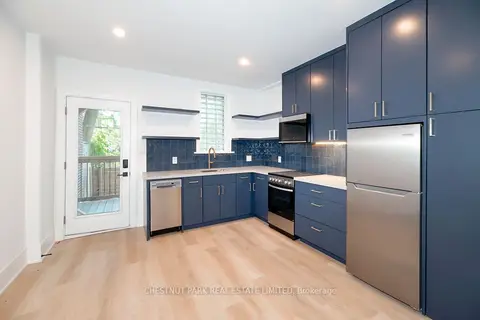 1105 Queen Street E Main