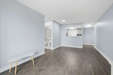 8 Lee Centre Drive 913