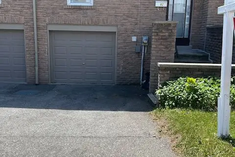 201 Alexmuir Boulevard 82