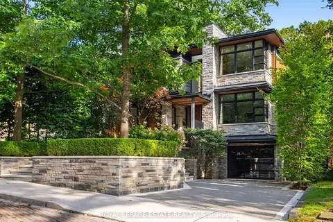11 Pine Crescent