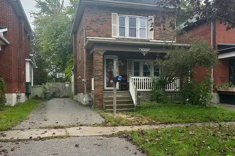 27 BUCKINGHAM Avenue