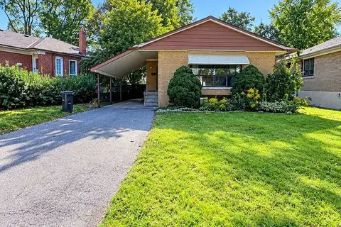 21 Mackinac Crescent Main