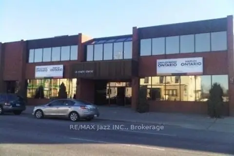111 Simcoe Street N B1