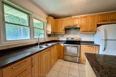 6 Highhill Drive