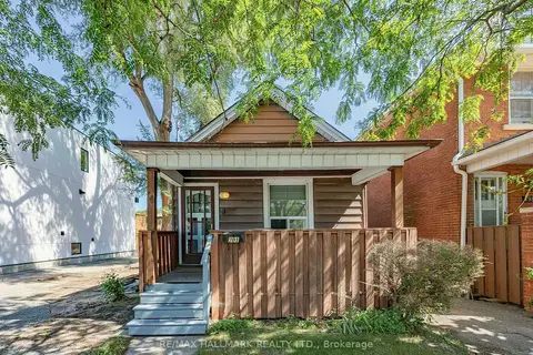 201 Linsmore Crescent
