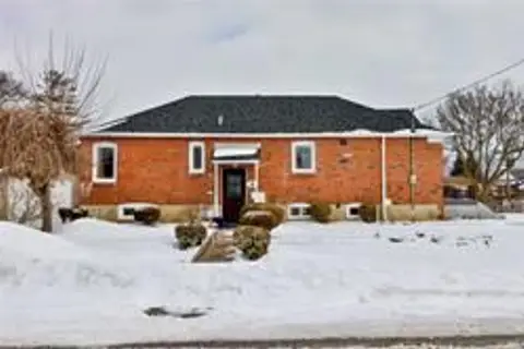 4 Princemere Crescent Main Floor