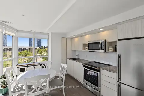 225 Village Green Square 308