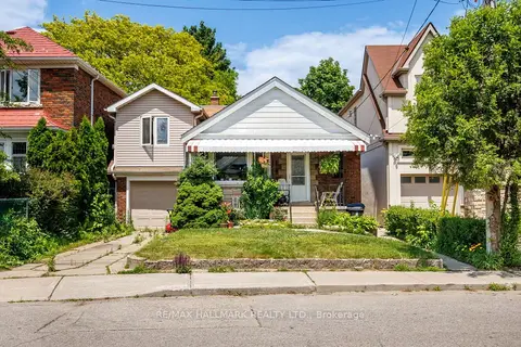 8 Davies Crescent
