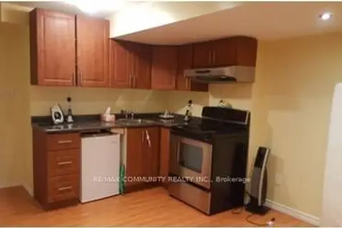 18 Cheetah Crescent LOWER