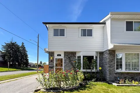 982 Renfrew Court