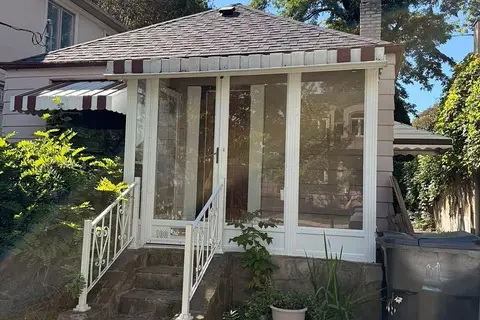 100 Cadorna Avenue