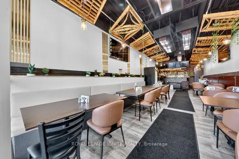 1050 Simcoe Street N 5