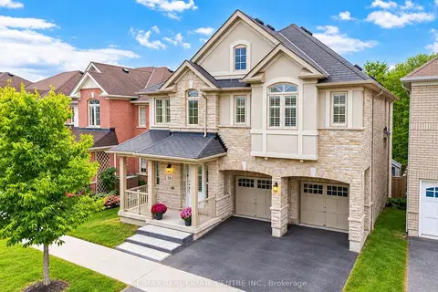 33 Mosely Crescent