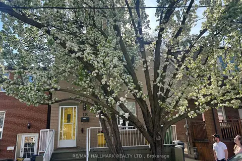 18 Pape Avenue upper