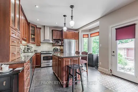 131 Gillard Avenue Upper