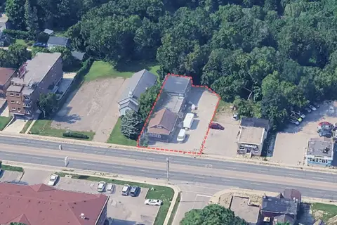 818 Simcoe Street S