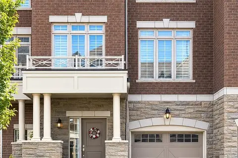 4 Coote Court