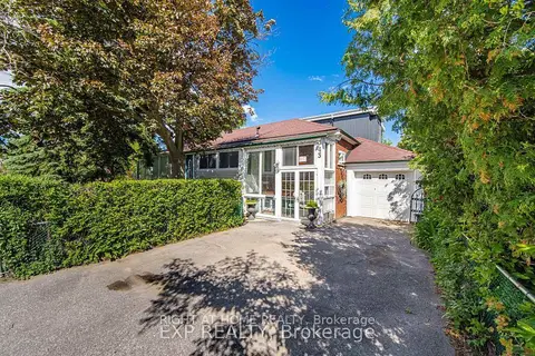 43 Ridgemoor Avenue Main Floor