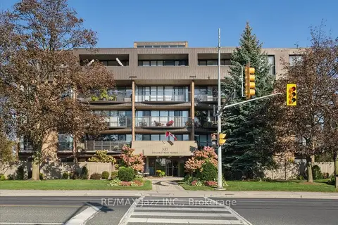 337 Simcoe Street N 405
