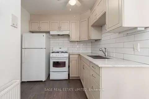 8 Brookmount Road 1B