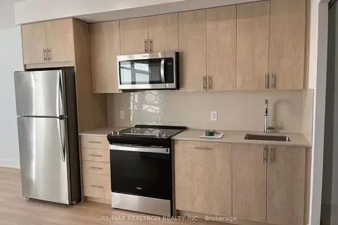 2545 Simcoe Street N 305