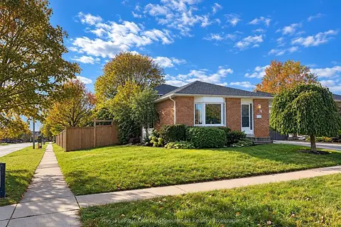 74 Centrefield Drive