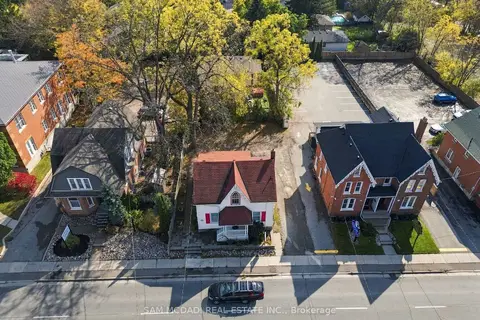 571 Kingston Road W