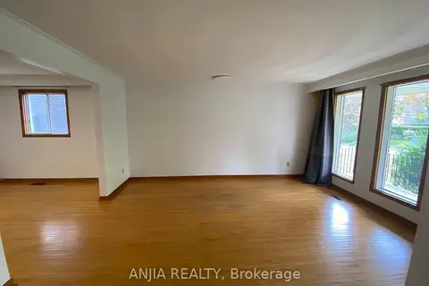 31 Donalda Crescent