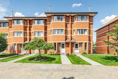2472 Eglinton Avenue E Th 19