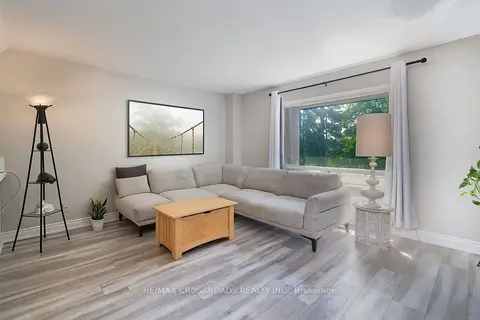 10 Rodda Boulevard 65