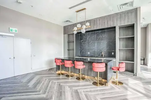 3220 Sheppard Avenue NW 1801