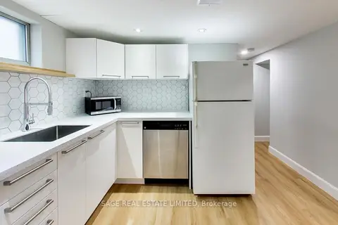 2505 Gerrard Street E Lower