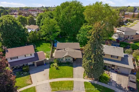 30 Deerpark Crescent