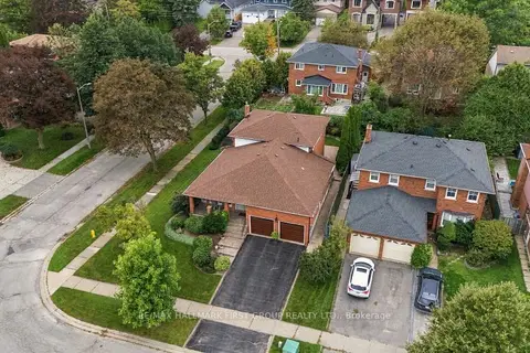 520 McLeod Crescent