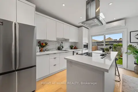 5 1/2 Luttrell Avenue