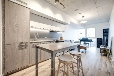 15 Baseball Place 1106