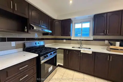 4 Lawnmere Crescent Main Level