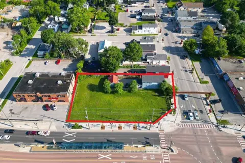 11 Main St (432/438 Davis) E