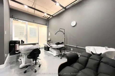7181 Yonge Street 207