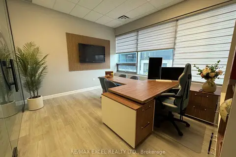 7163 Yonge Street 202