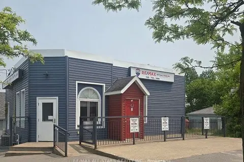 1 Albert Street S