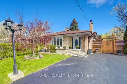 24 Friar Tuck Road
